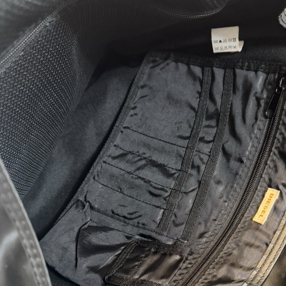 Diesel Black Messenger Bagp - Picture 3 of 10